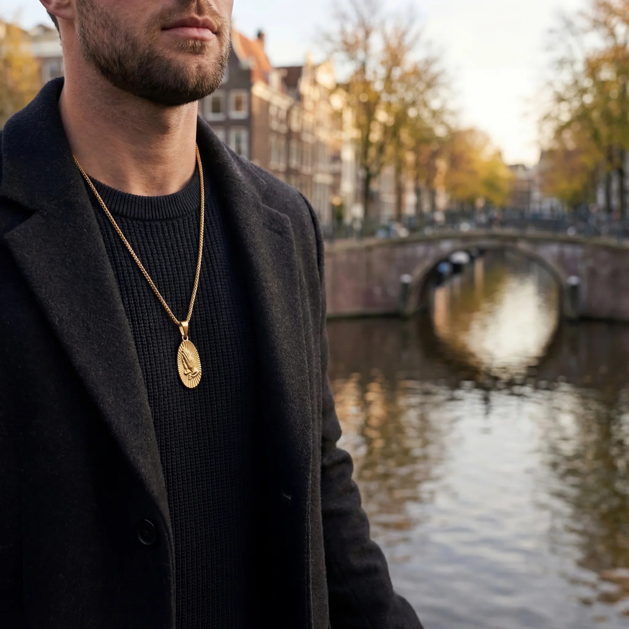 Praying Hands Pendant (Gold)