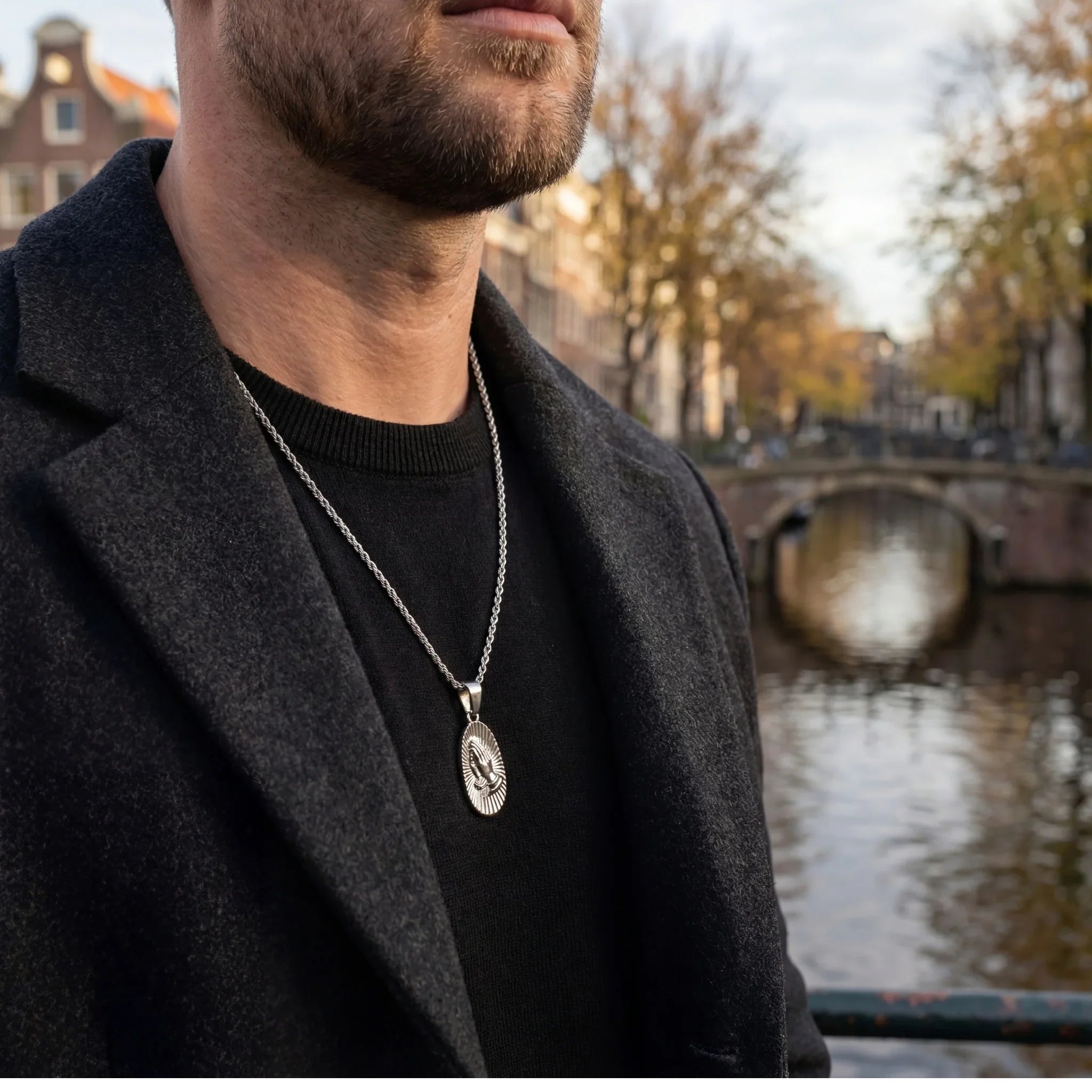 Praying Hands Pendant (silver)