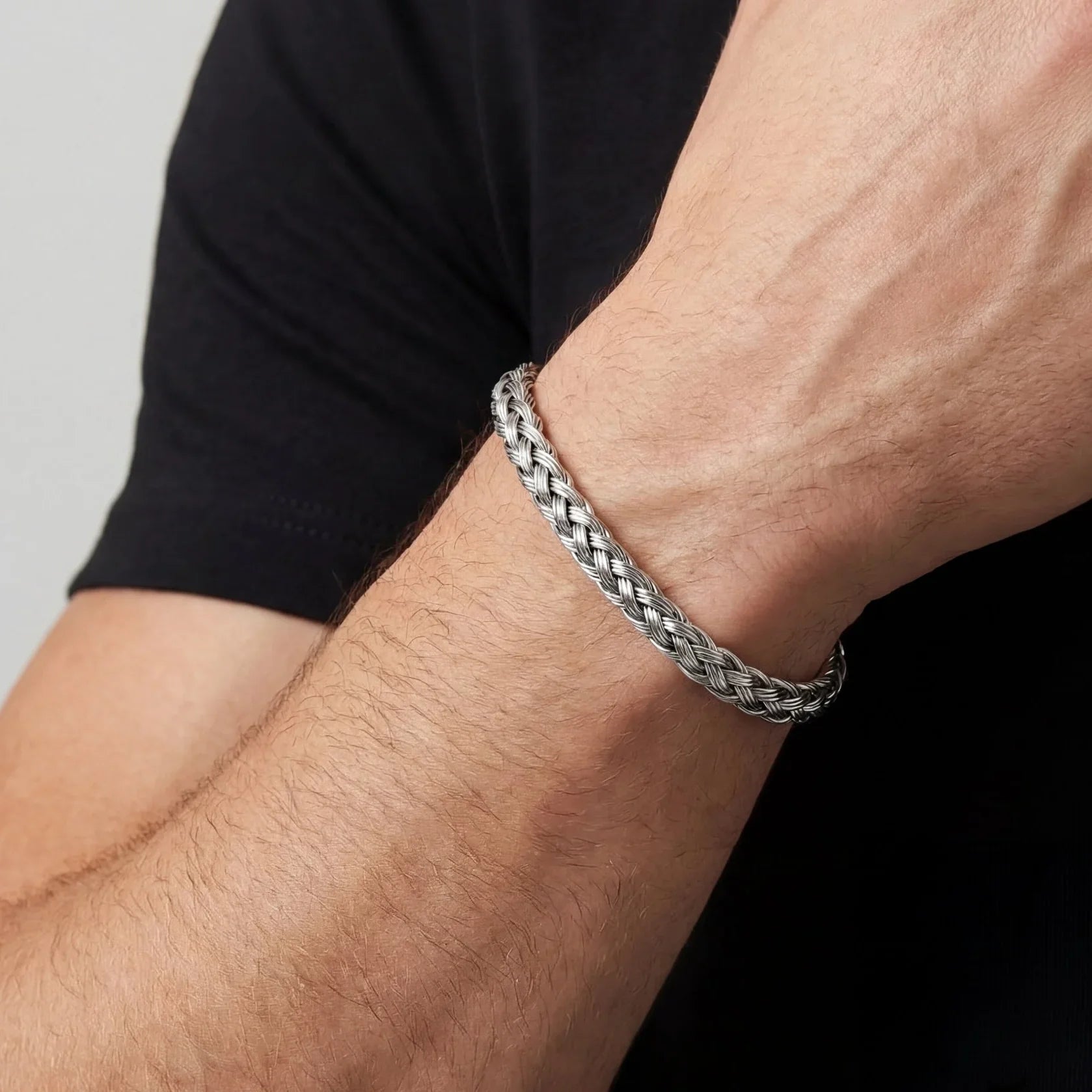 Wire Bracelet (Silver)